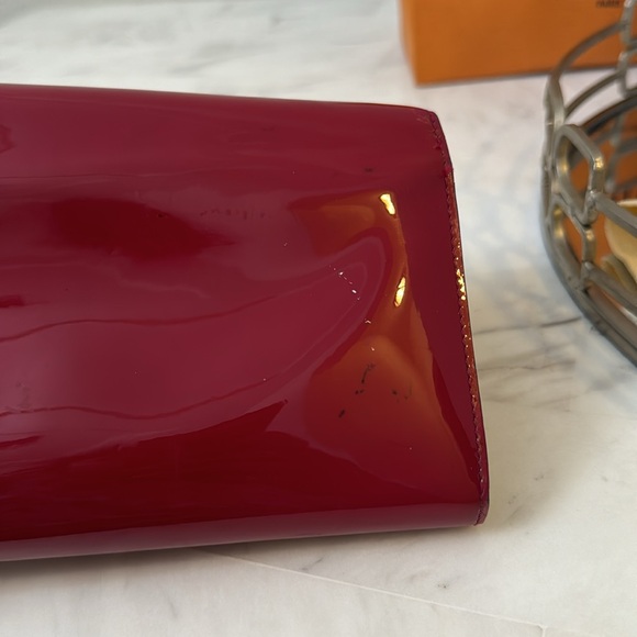 Authentic Louis Vuitton Portefeiulle Louise Patent Leather Long Bifold Wallet - Picture 15 of 16